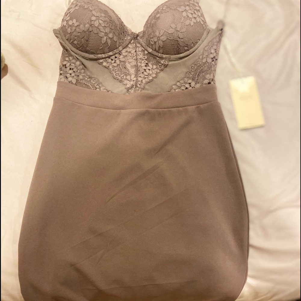 https://www.shopirisbasic.com/ new never worn with the tag